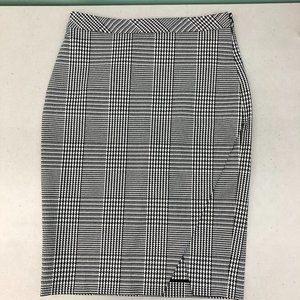 Banana Republic B&W Houndstooth Pencil Split Skirt
